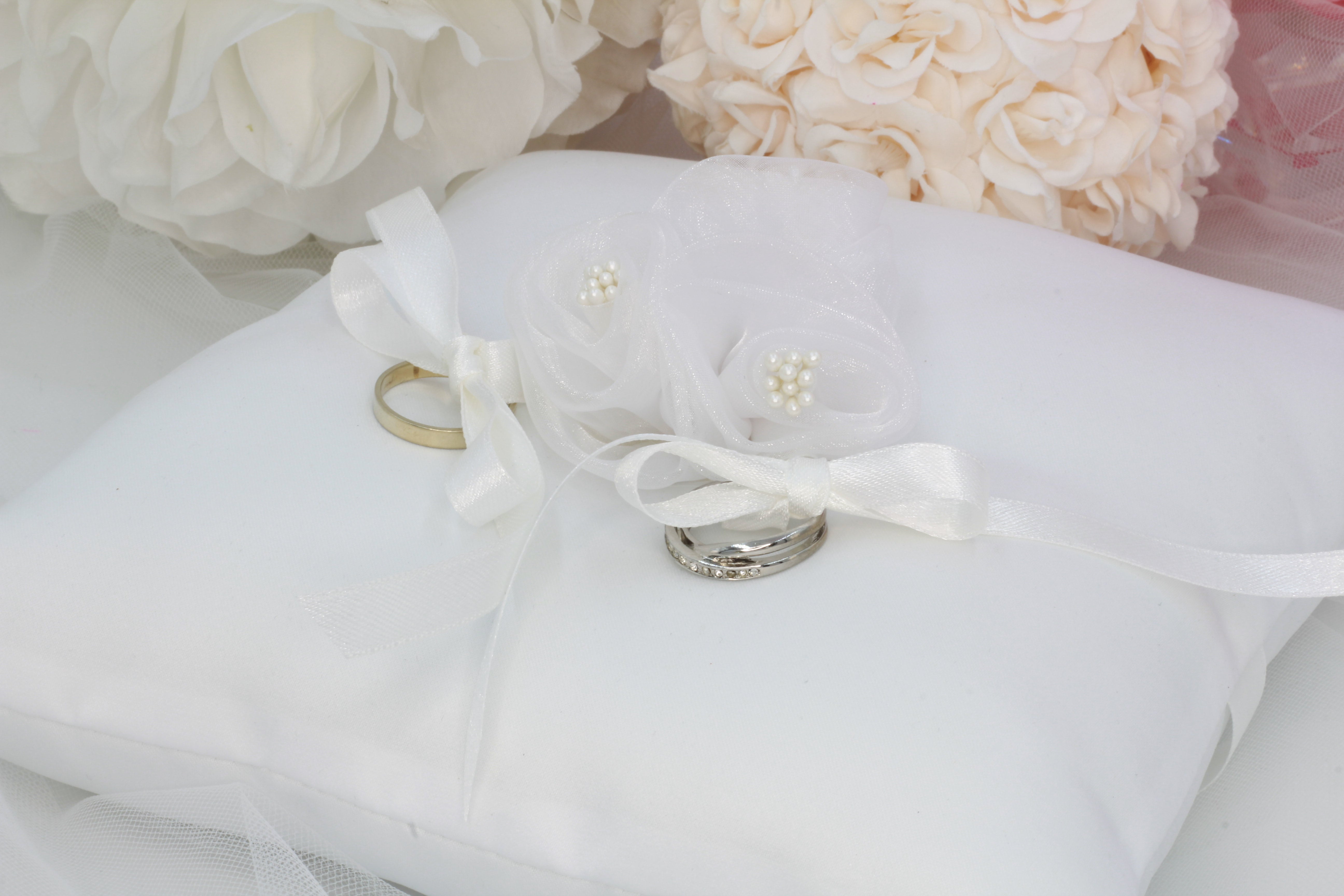 esafio Wedding Ring Cushion Marriage Couple Ring Holder Ring r Cushion  Wedding Ring Pillow (20 x 20 cm / 8 x 8 inches) 20*20cm White - Walmart.com